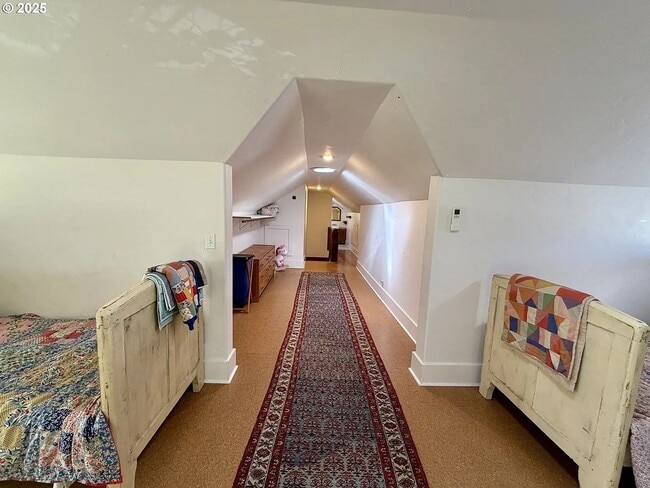 Building Photo - 1702 Cedar St