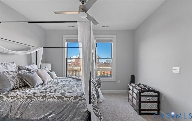 Building Photo - 444 W 6th St