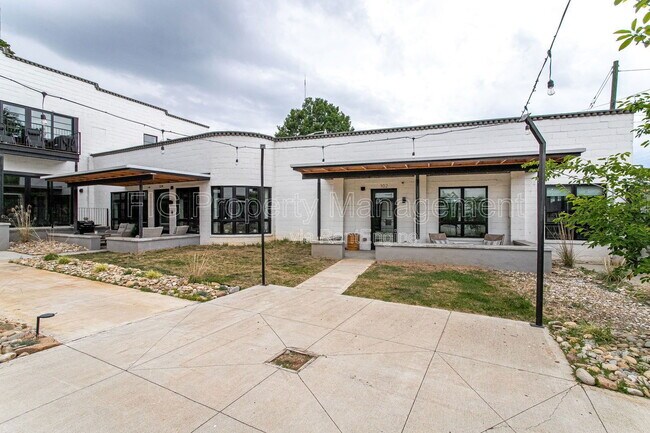 Building Photo - 3415 N Broadway