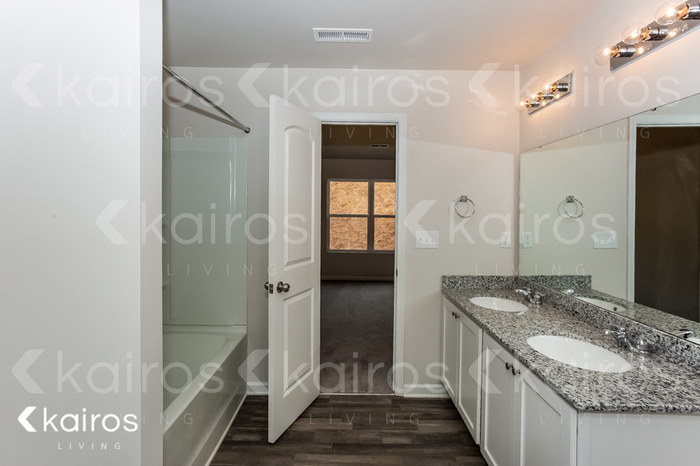 Building Photo - 1201 Silvertrace Dr