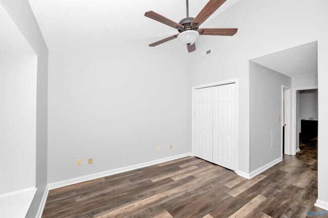 Building Photo - 109 Briargate Ln