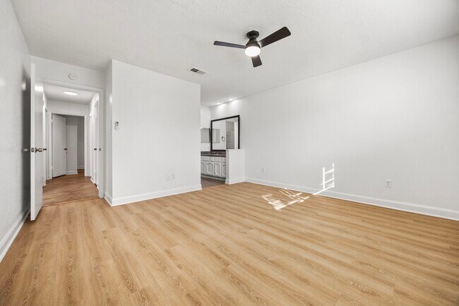 Building Photo - 6522 Brookgate Dr