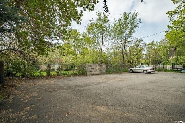 Building Photo - 174 E 300 S