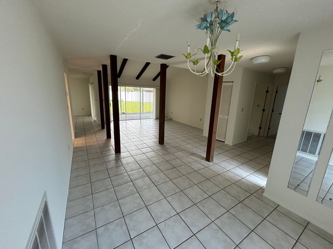 Building Photo - 1429 Dogwood Dr