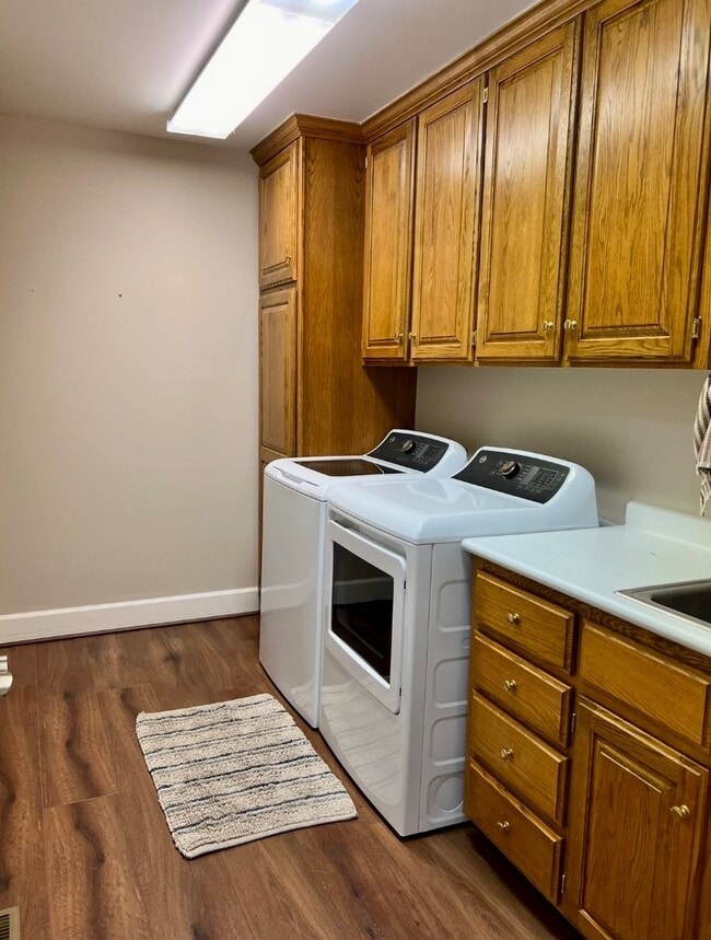 Building Photo - 243 Kate Dr