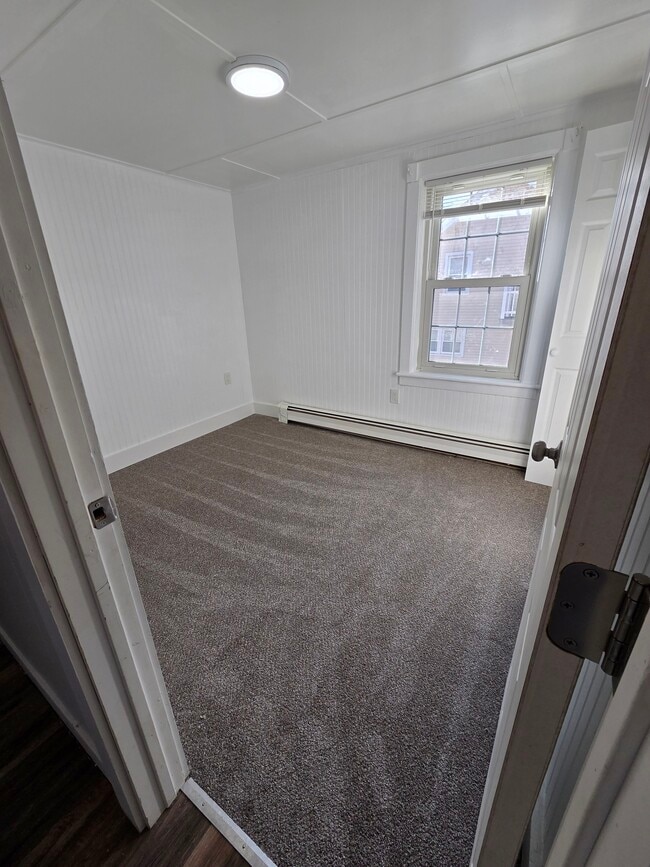 Building Photo - 12 S A St