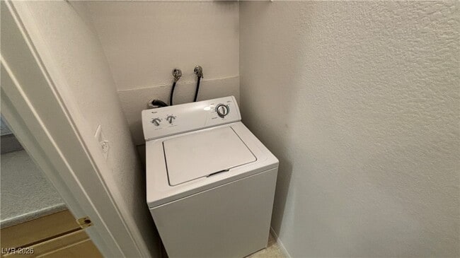 Building Photo - 6955 N Durango Dr