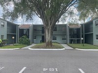 Building Photo - 2812 Somerset Park Dr