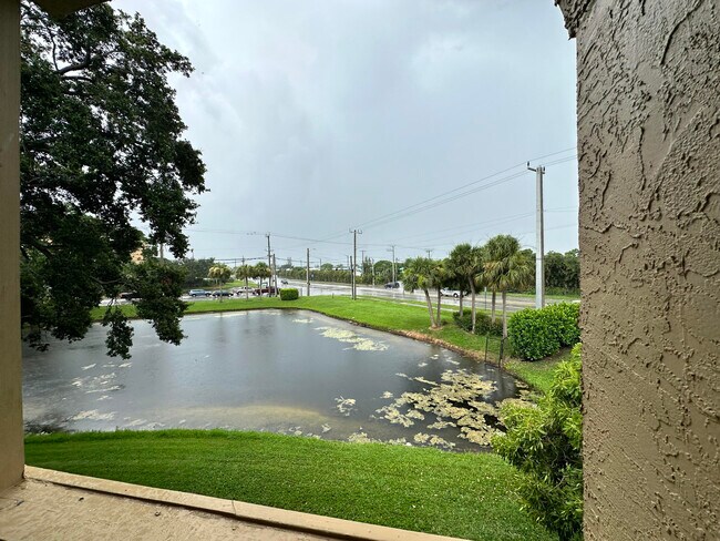 Building Photo - 4863 Via Palm Lakes