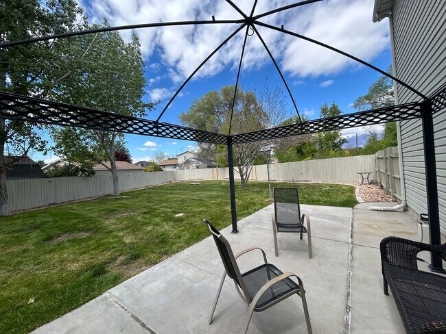 Building Photo - 4 Bedroom 4 Bathroom Home in Provo, Utah!