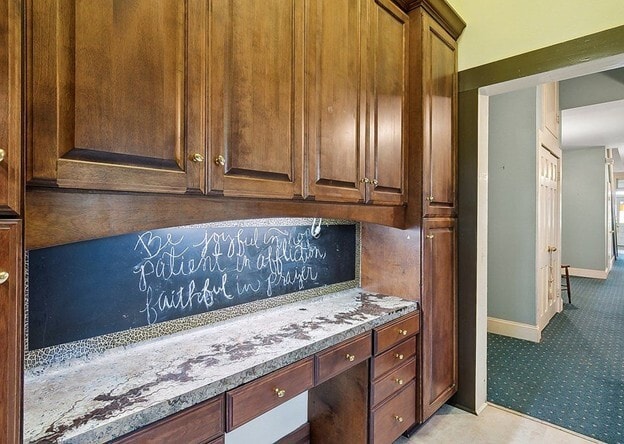 Building Photo - 250 N Main St