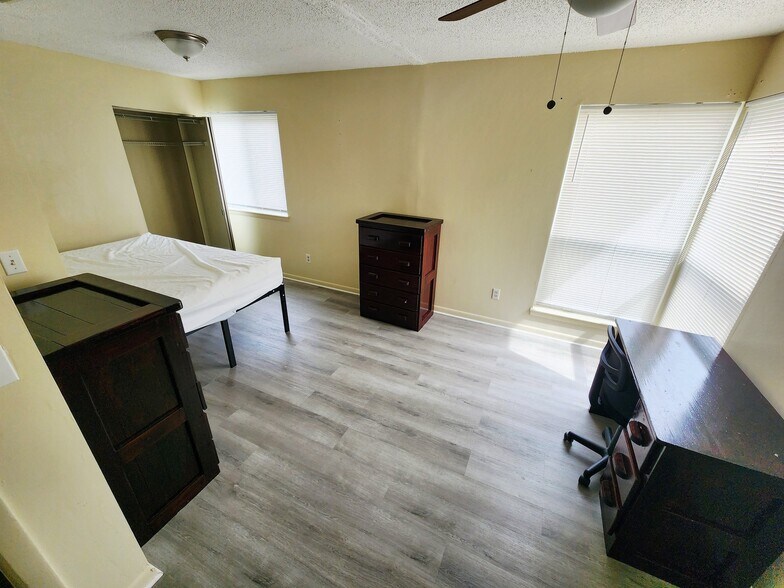 Building Photo - 1348 Hunters Rd