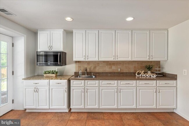 Building Photo - 15043 Gaines Mill Cir