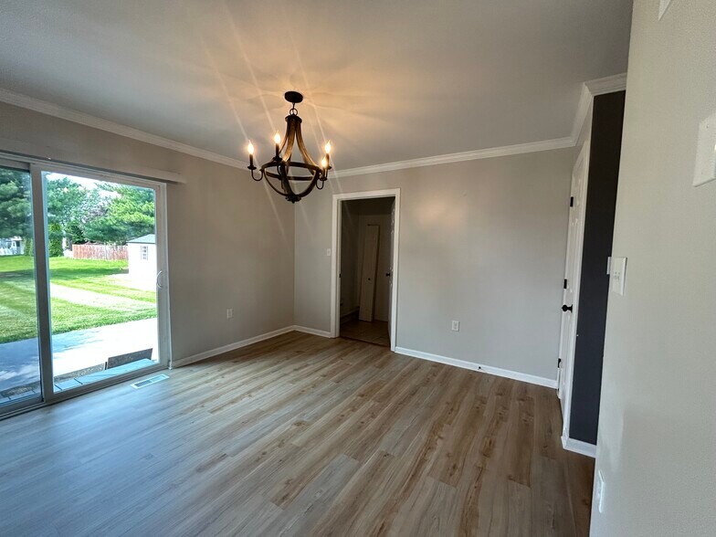 Building Photo - 3703 Wheatland Dr