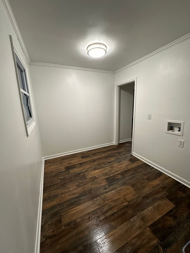 Building Photo - 319 Devonwood Ct