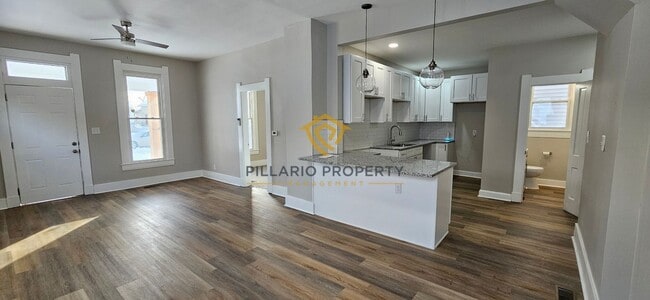 Building Photo - Renovated 3-Bedroom Gem Near Downtown Indy, Available NOW!