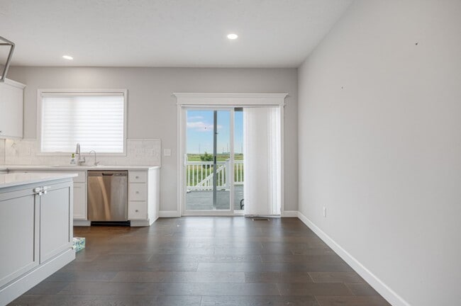 Building Photo - 4 Bed, 4 Bath House on Legends Golf Course