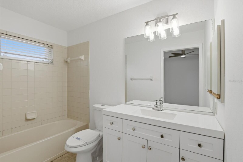 Building Photo - 131 2nd Ave E