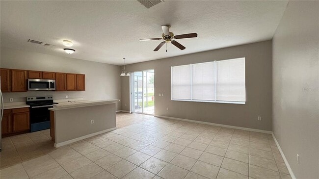 Building Photo - 318 Sand Ridge Dr