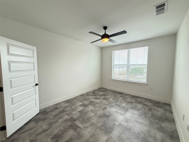 Building Photo - 2520 Washington Ave