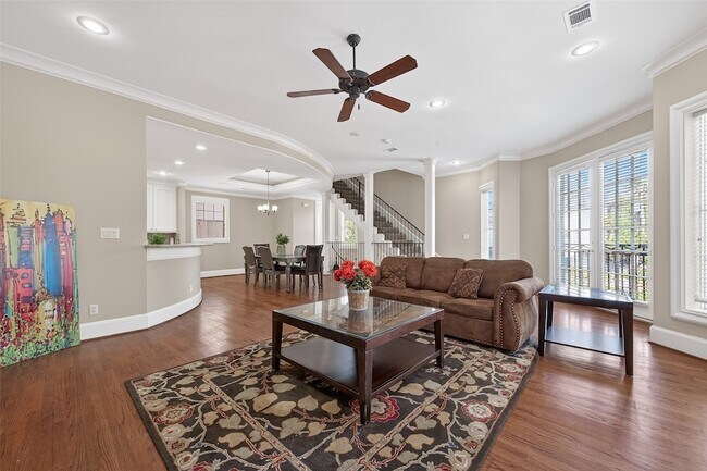 Building Photo - 105 Detering St