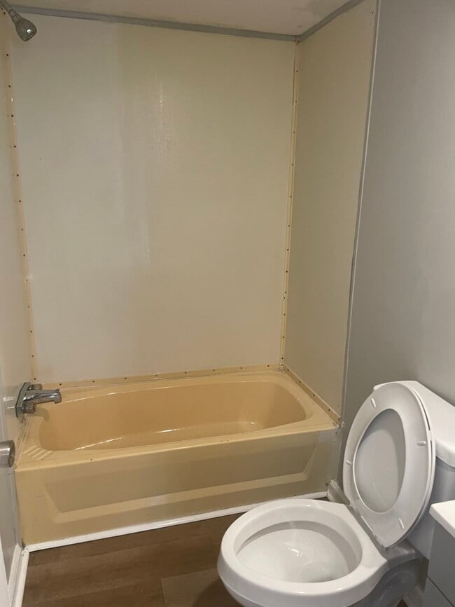 Building Photo - 655 Old Branch Rd