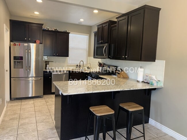 Building Photo - This property offers a NO DEPOSIT option a...