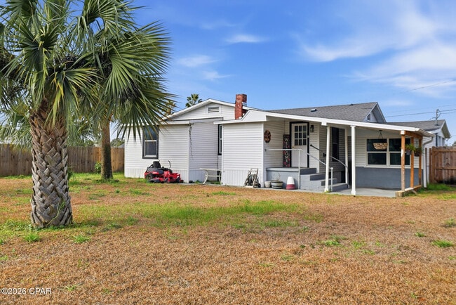 Building Photo - 1808 Chestnut Ave