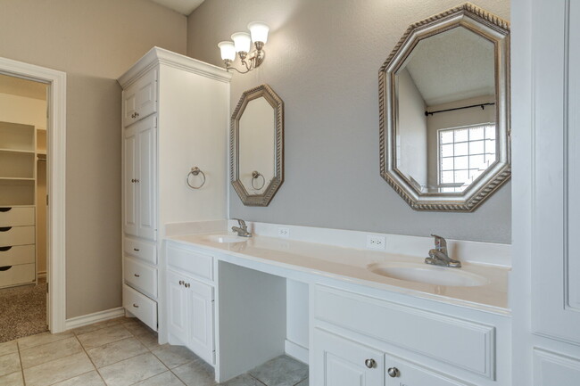 Building Photo - Gorgeous Home in Cooper District!!