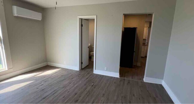 Building Photo - 212 N Caswell St