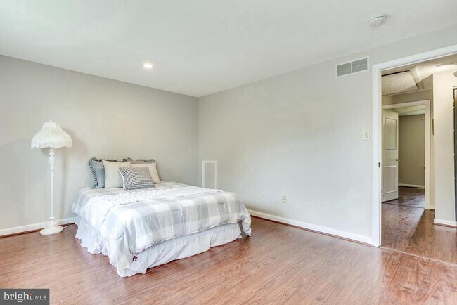 Building Photo - 5420 King Arthur Cir