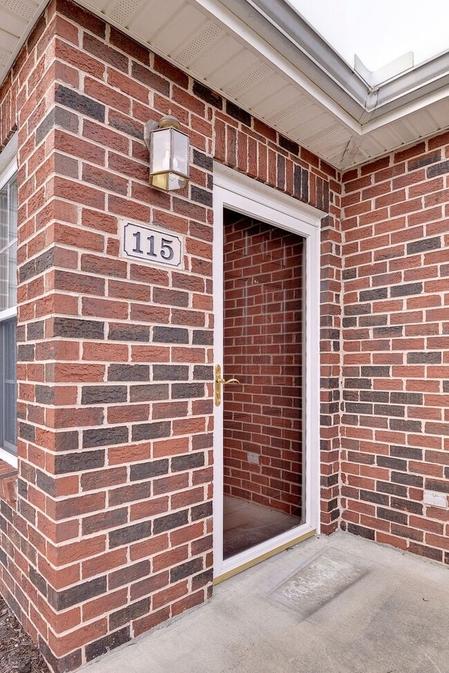 Building Photo - Easy Single Floor Living