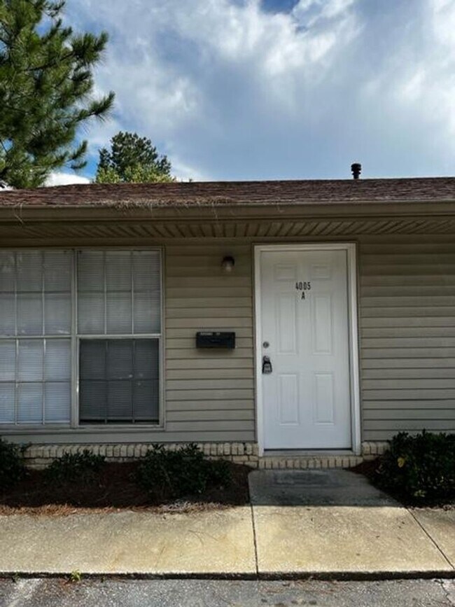 Primary Photo - Camellia Cove Apartment Homes