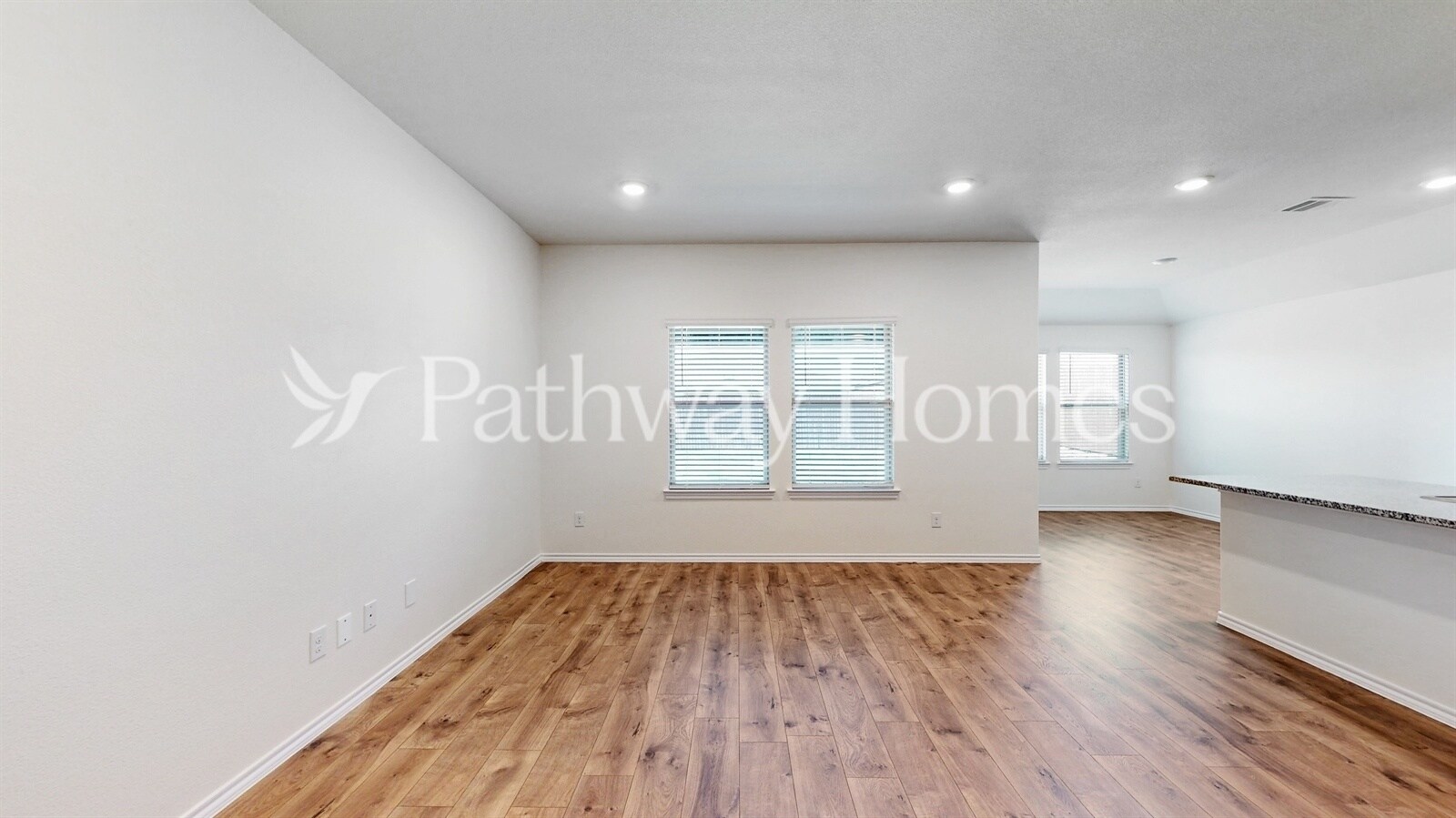 Building Photo - 957 English Dr
