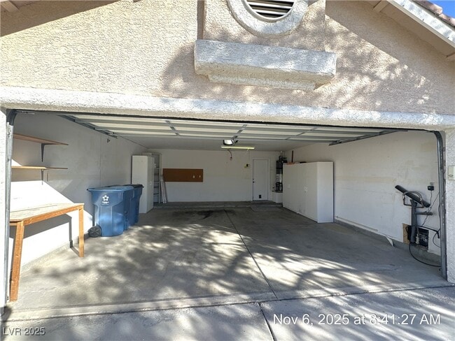 Building Photo - 6052 Annmillie Ave