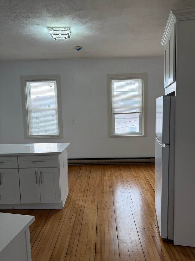 Building Photo - 46 Gesler St