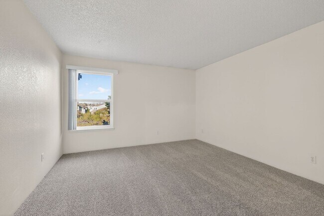 Building Photo - Updated 2 bed 1 bath condo in Arvada!