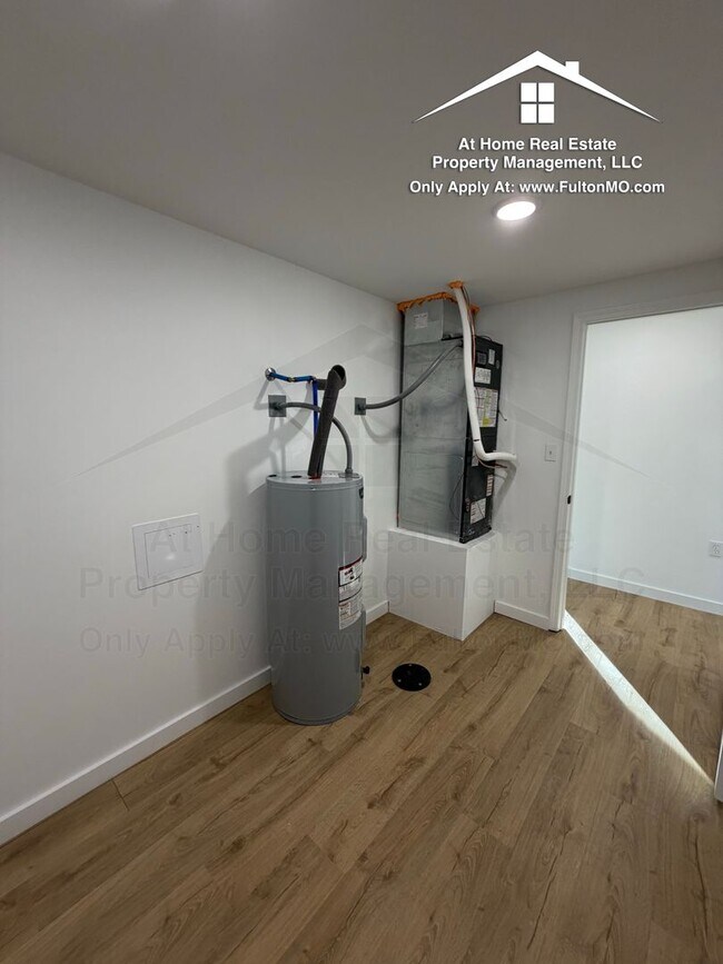 Building Photo - 508 E 8th St