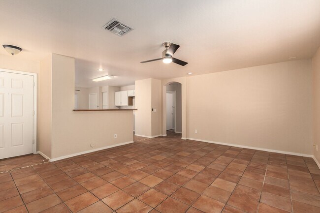 Building Photo - Charming 3 bed in Glendale!