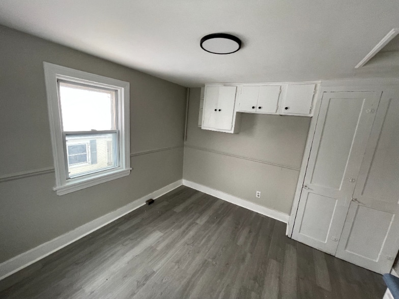 Building Photo - 1324 Brownell Ave