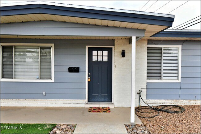 Building Photo - 10565 Murphy St