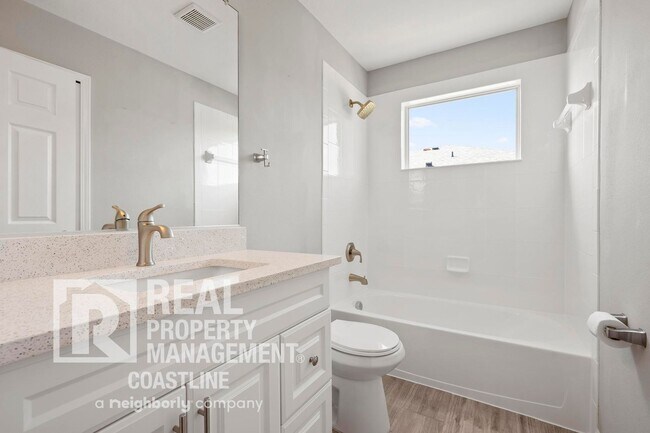 Building Photo - Discover North Port Luxury! 4BD 3.5BA - AVAILABLE NOW!