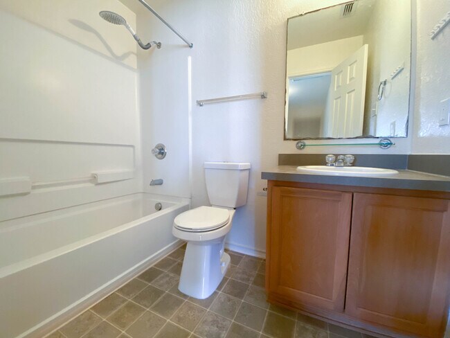 Building Photo - 3215 Northwest Blvd