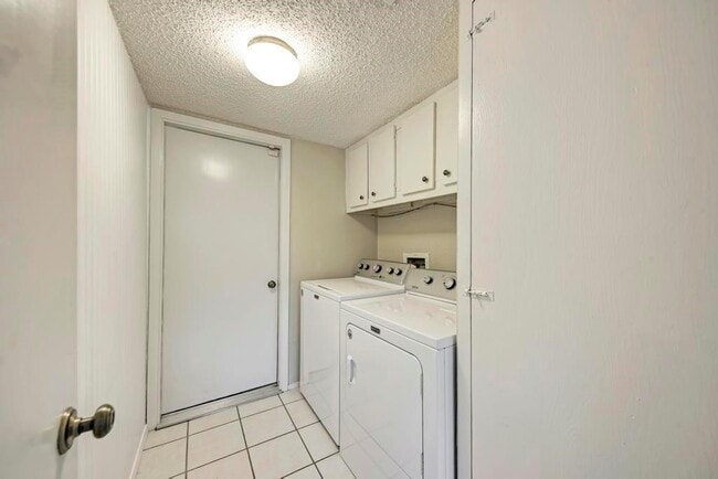 Building Photo - 12002 Bobcat Trail