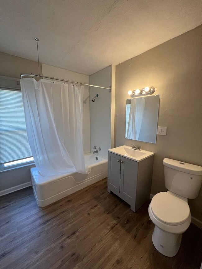 Building Photo - 836 E 156th St