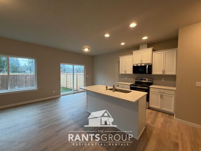 Building Photo - Leah's Landing