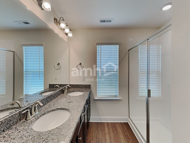 Building Photo - 4925 Wilcrest Ct