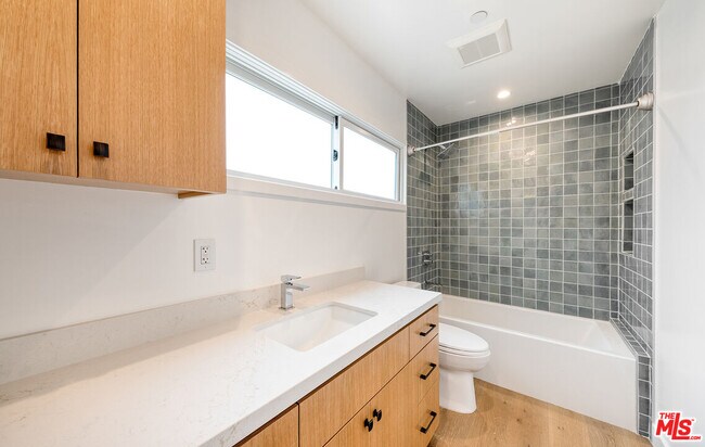 Building Photo - 4285 La Salle Ave