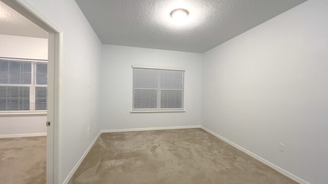 Building Photo - 1088 Avila Ln
