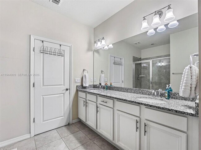 Building Photo - 3953 Black Olive Ln